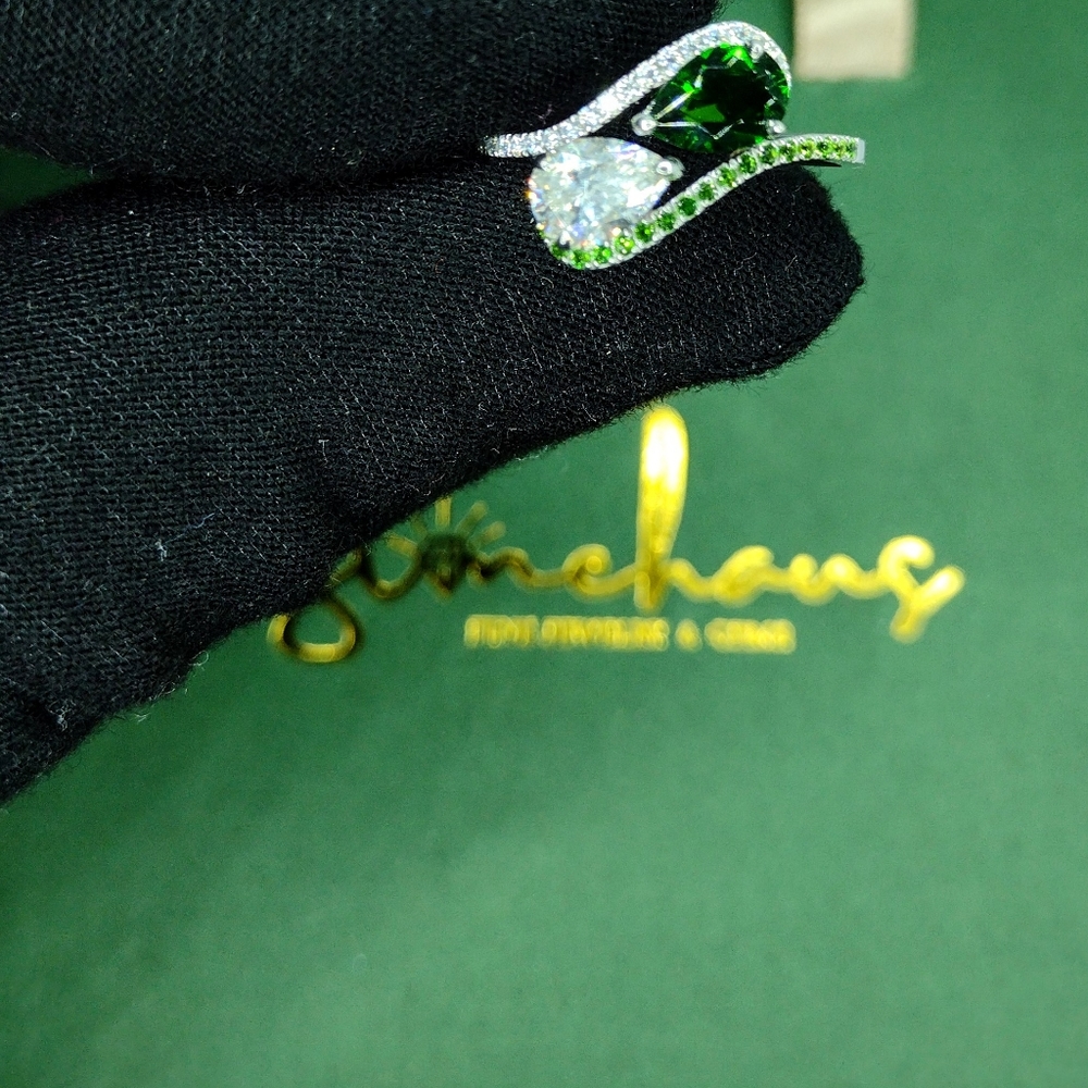 14K Solid White Gold Pear Shaped Moissanite x Diopside Ring - Picture 1 of 6